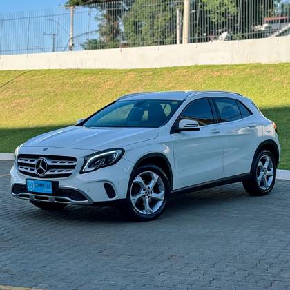 MERCEDES-BENZ GLA 200 1.6 CGI FLEX ADVANCE 7G-DCT